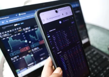 Ekspektasi Penurunan BI Rate, Sektor Saham Diuntungkan