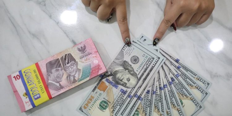 Update Kurs Dolar AS di BRI, BCA, Mandiri, dan BNI