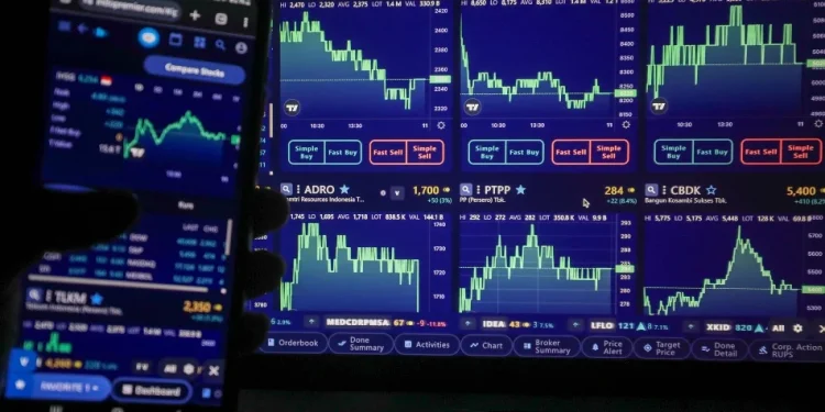 IHSG Menguat, Saham BREN dan TPIA Cetak Kenaikan Tajam